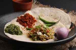 Bhakri with Thecha